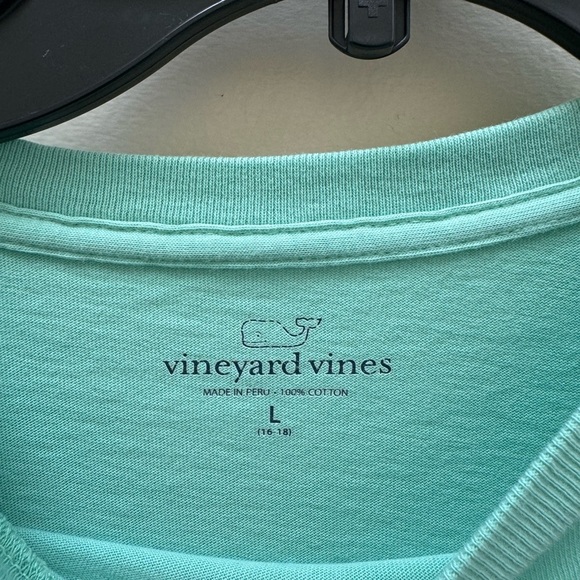 Vineyard vines long sleeved shirt - Picture 2 of 4